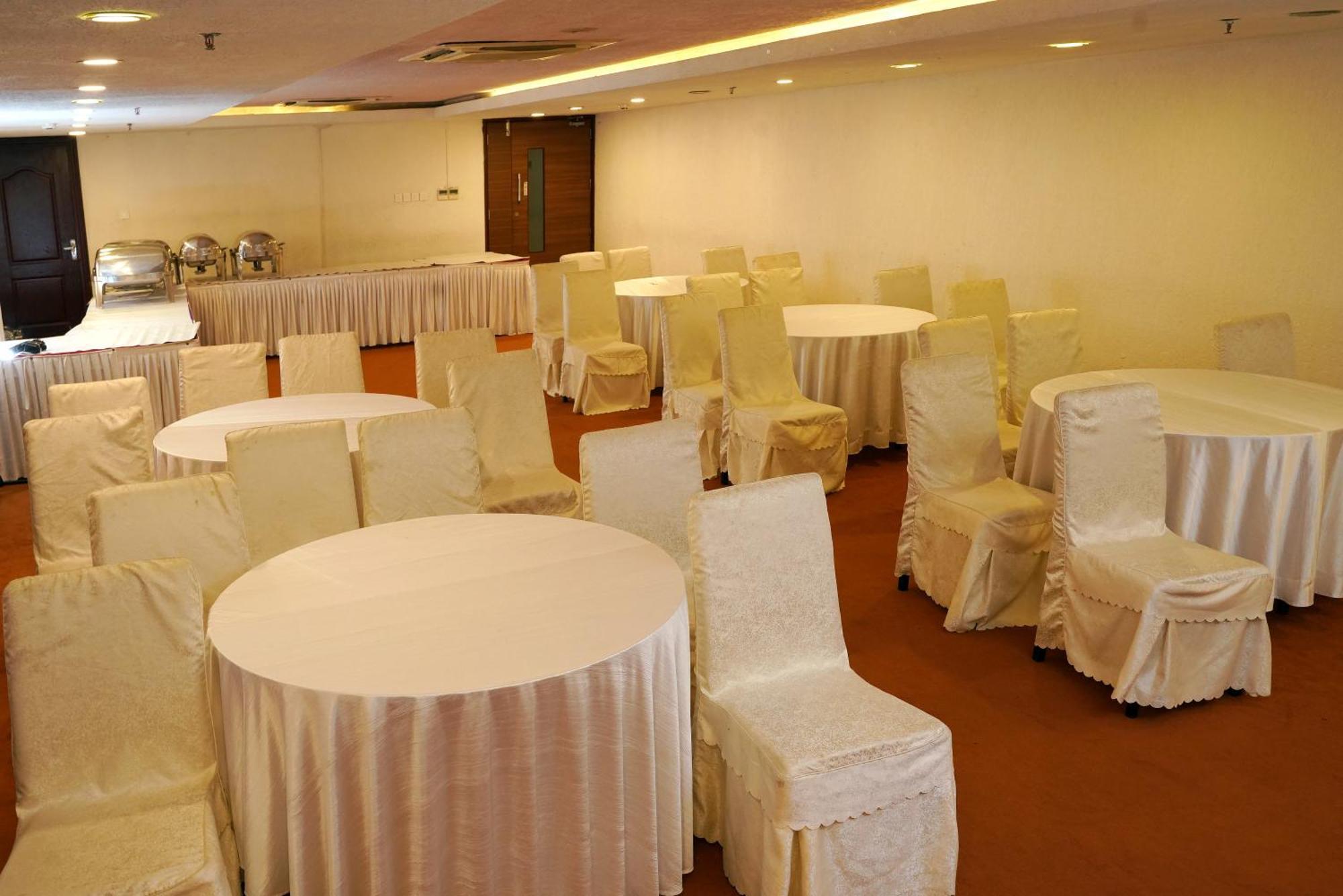 Kga Elite Continental Hotel Tiruvalla Exterior photo