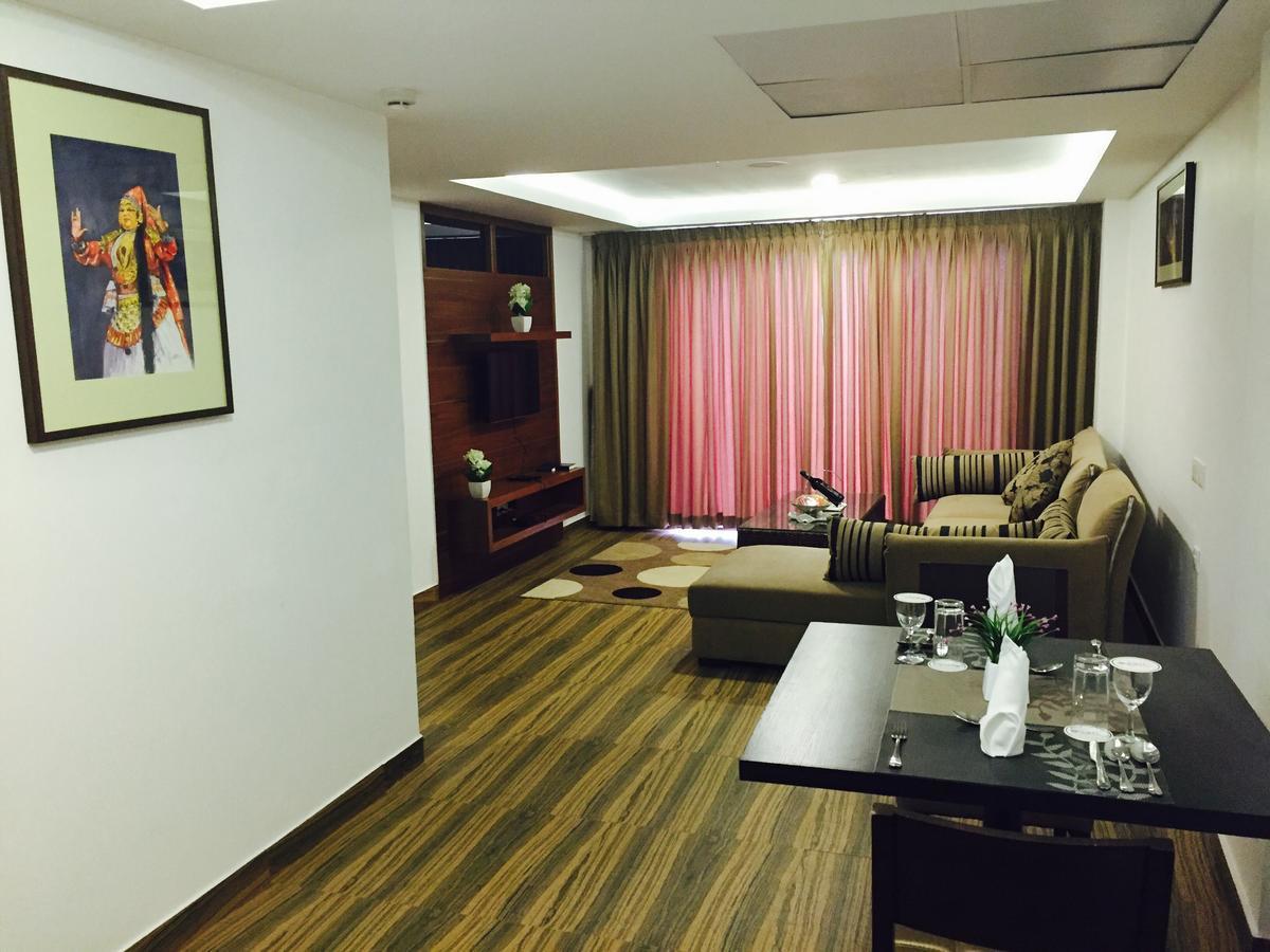 Kga Elite Continental Hotel Tiruvalla Exterior photo