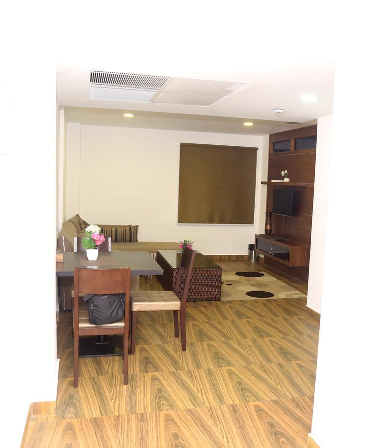 Kga Elite Continental Hotel Tiruvalla Exterior photo