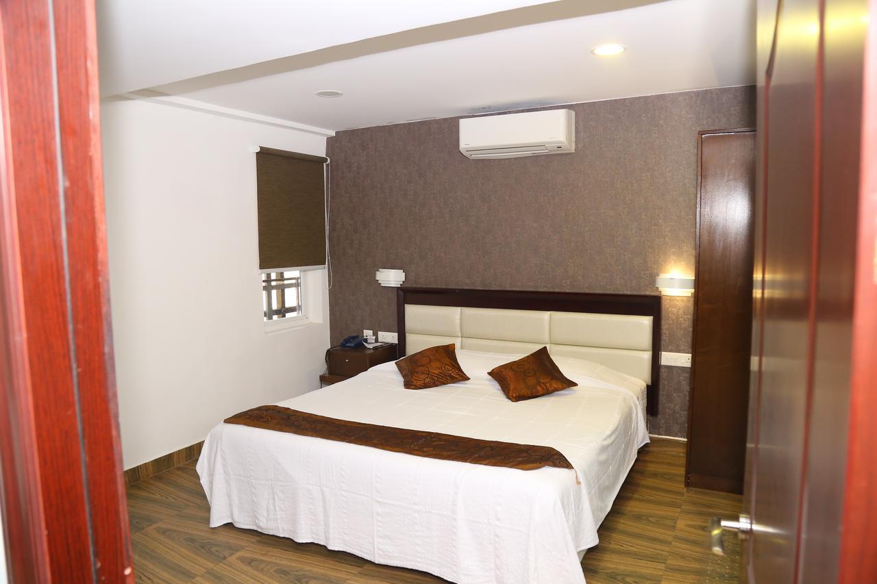 Kga Elite Continental Hotel Tiruvalla Exterior photo