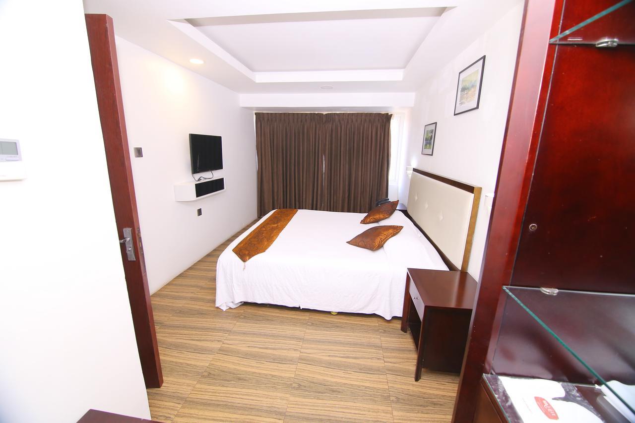 Kga Elite Continental Hotel Tiruvalla Exterior photo